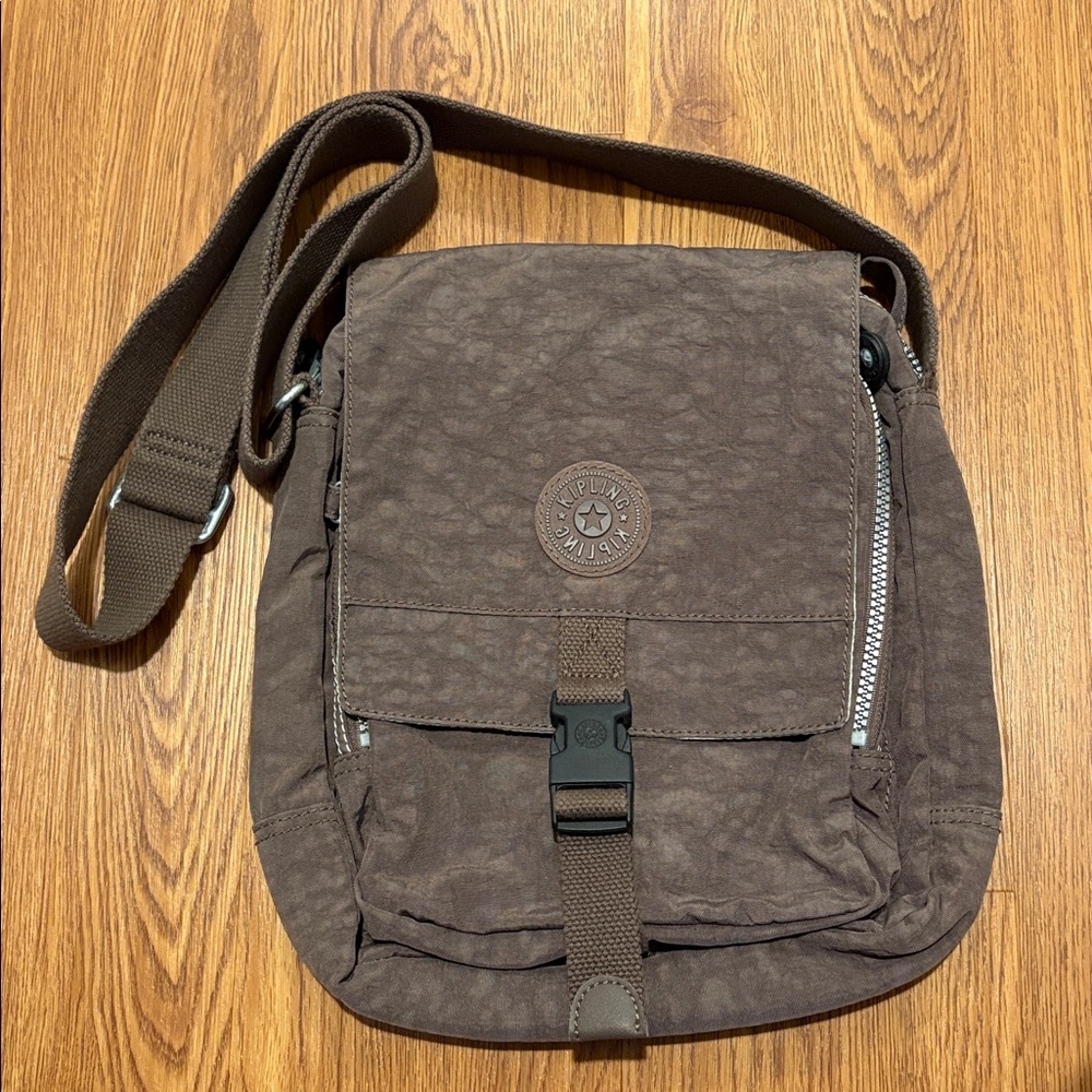 Like new Kipling crossbody bag